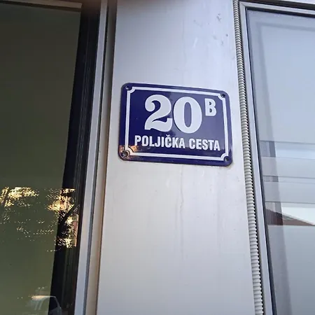 Urban Nest Lazarica - Cozy Near & Center Apartment