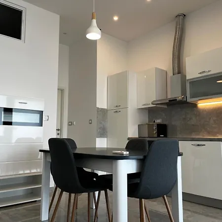 Apartment Urban Nest Lazarica - Cozy Near & Center